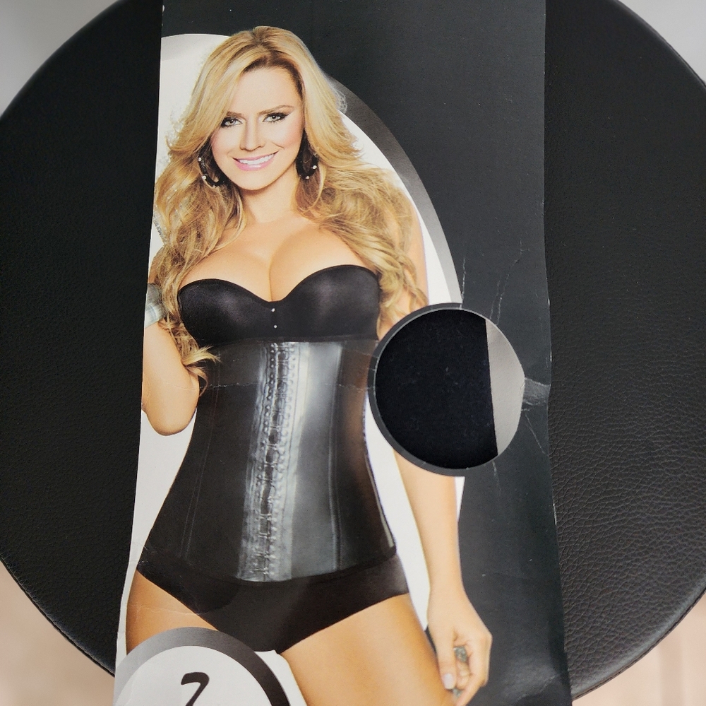 Black Waist Trainer Corset  Made In COLOMBIA  SIZE 32 / S.  A2